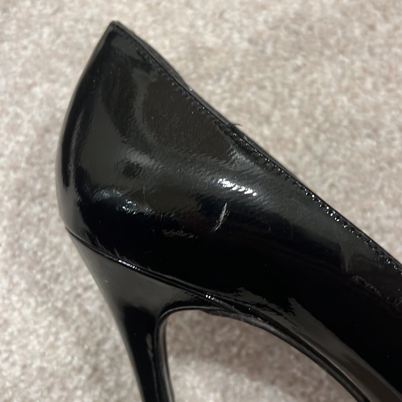 Stuart Weitzman Black Patent Round Toe Heels - Picture 6 of 6